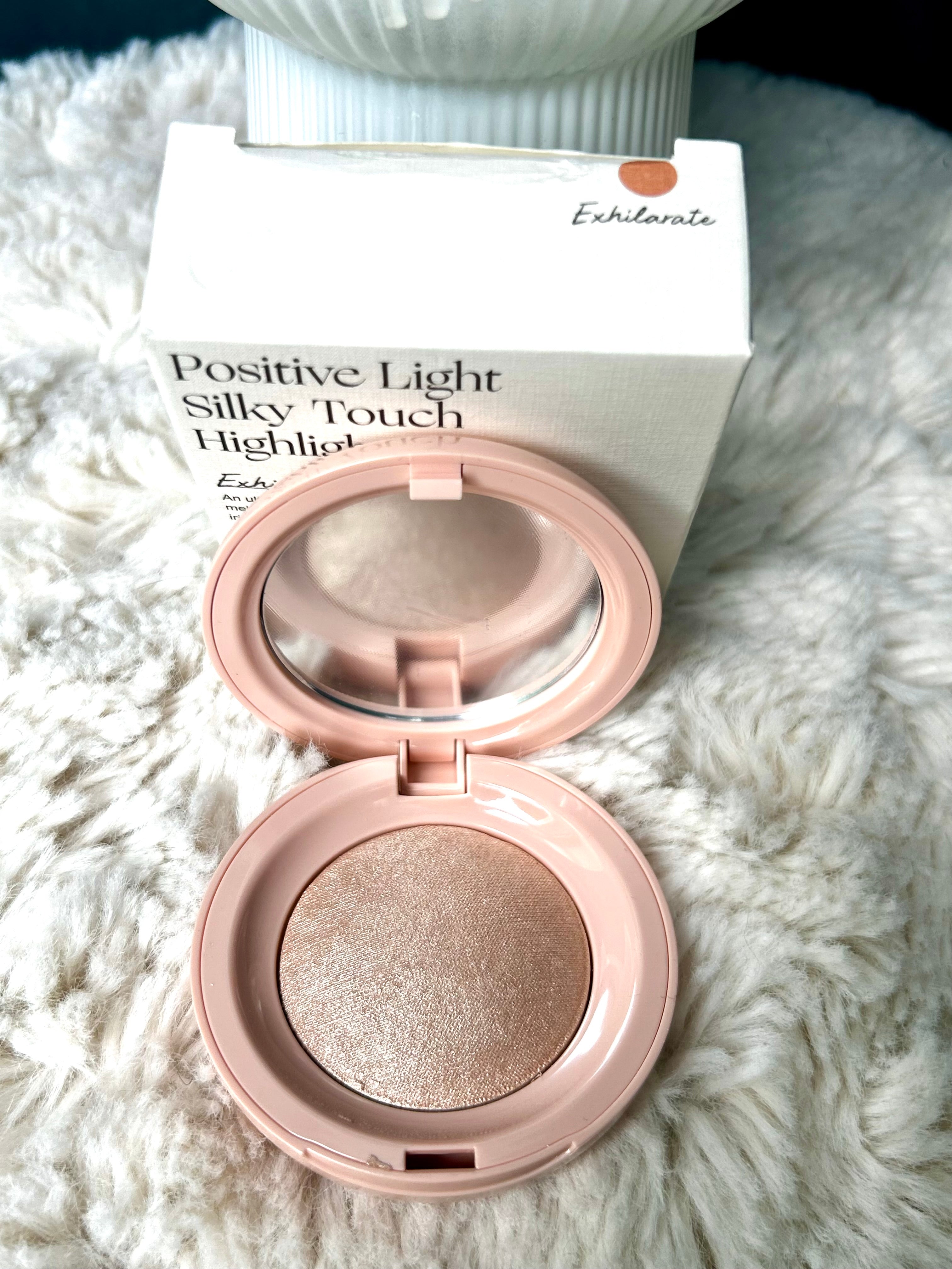 Highlighter RARE BEAUTY (exhilarate)