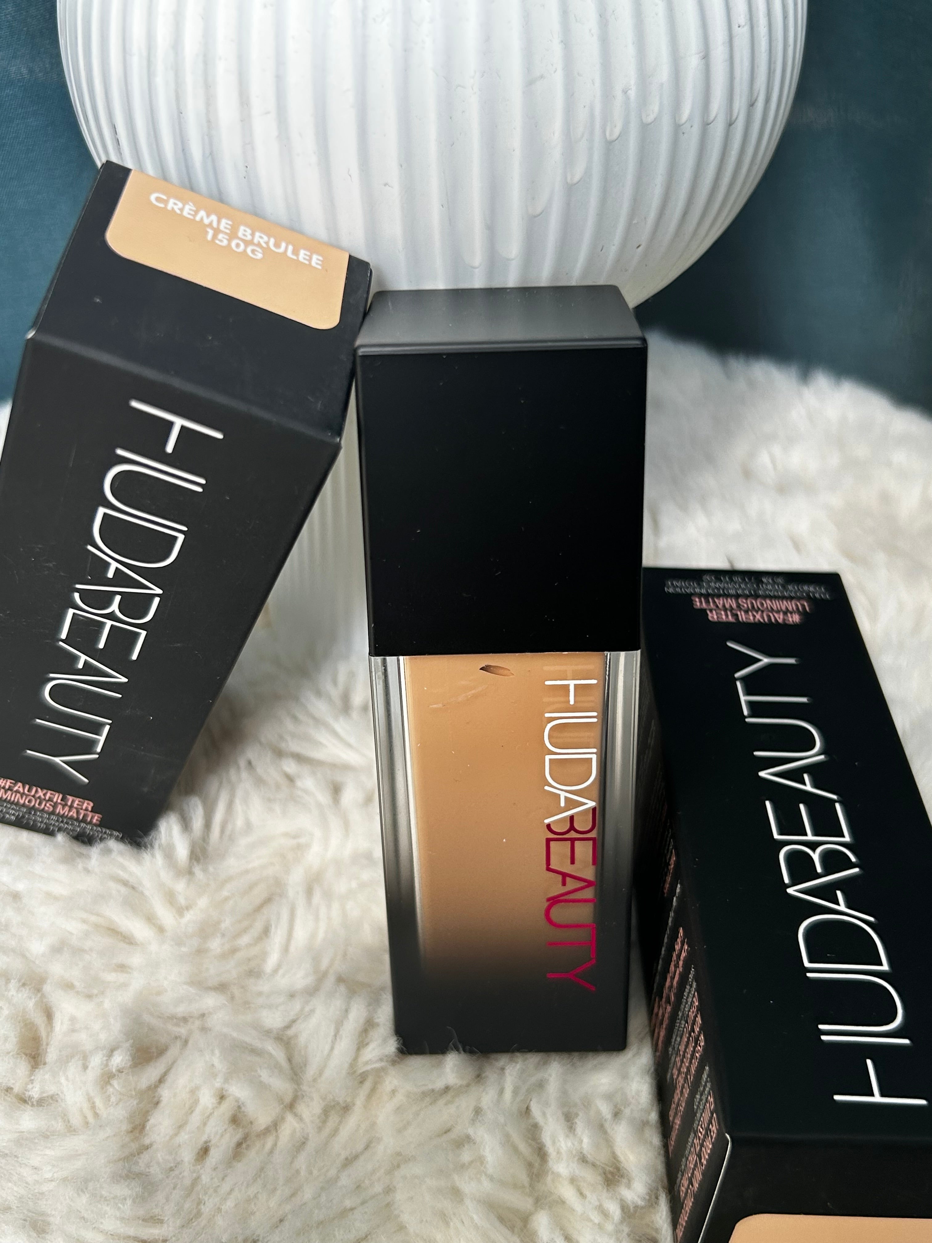 Fond de teint HUDA (crème brûlée)