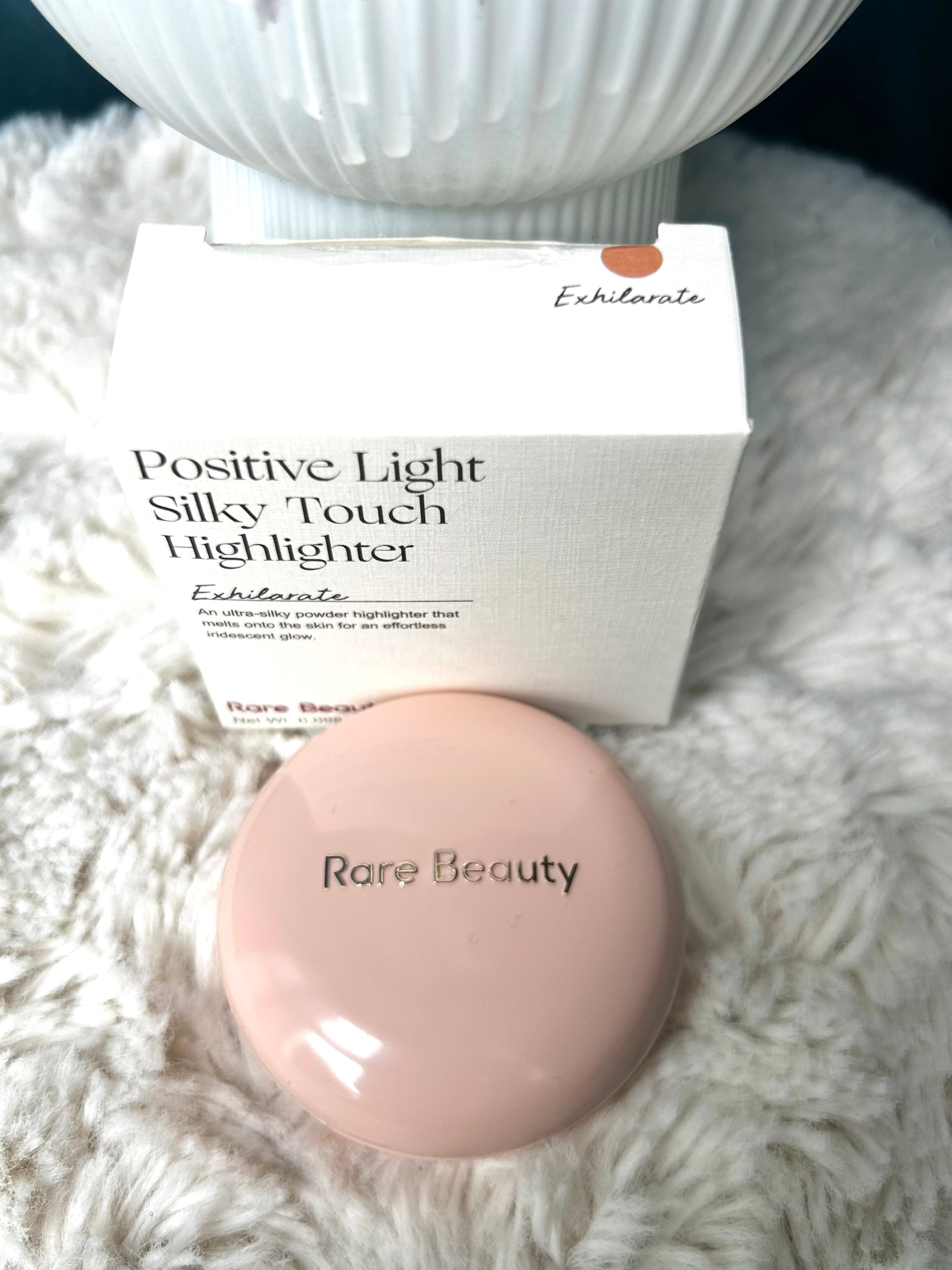 Highlighter RARE BEAUTY (exhilarate)