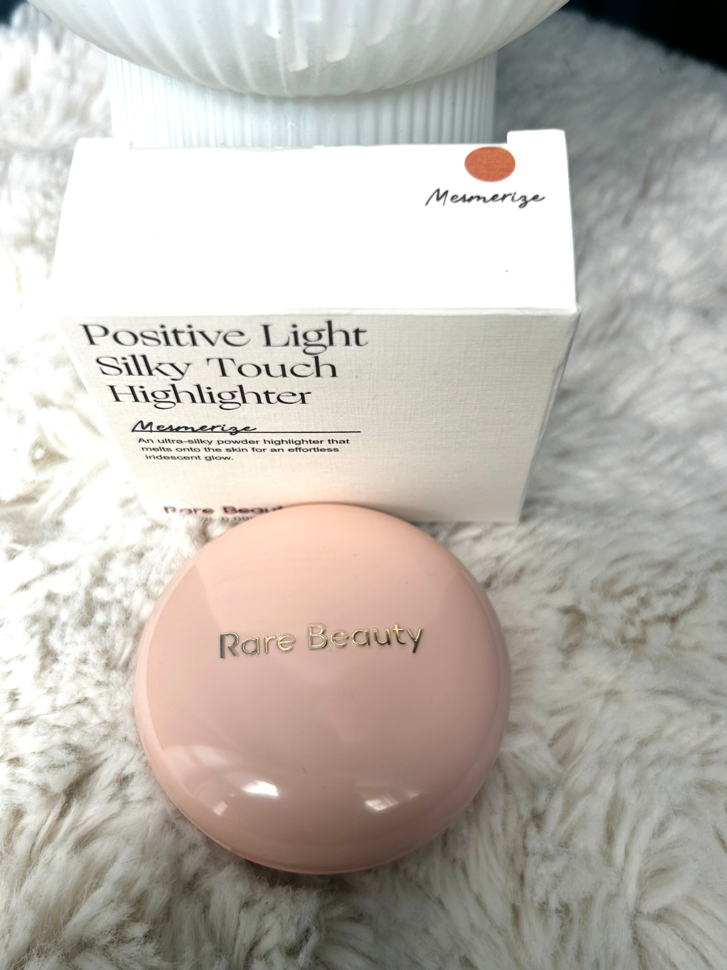 Highlighter RARE BEAUTY (mesmerize)